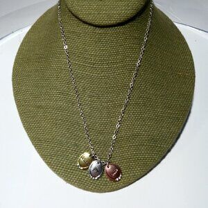 Women`s silver tone believe joy peace necklace. 17